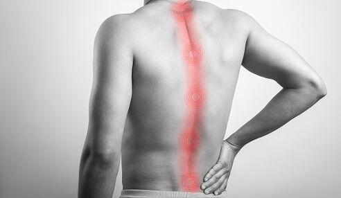Rôzne poranenia chrbta vedú k bolestiam v bedrovej oblasti